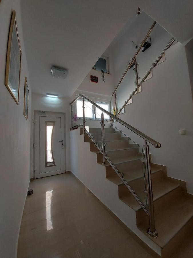 Apartmani Gimi Shine Vrsi Exterior photo