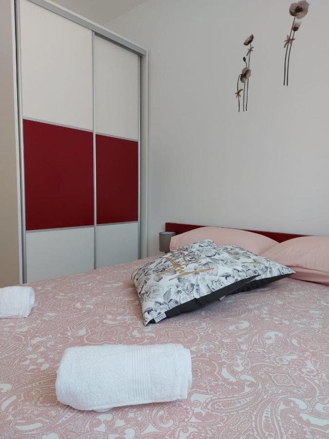 Apartmani Gimi Shine Vrsi Exterior photo