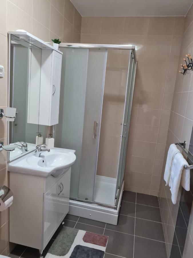 Apartmani Gimi Shine Vrsi Exterior photo